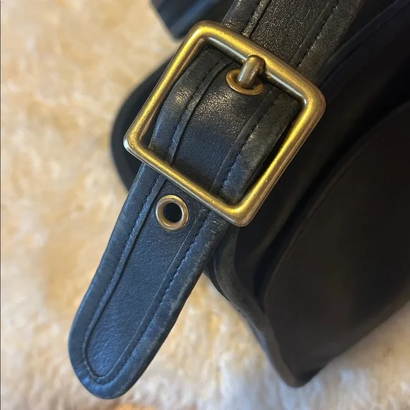 Vintage Coach Black Leather Shoulder Bag - Picture 6 of 10
